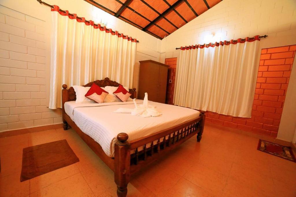 Emarald Wild West Hotel Szultán Bathery Kültér fotó